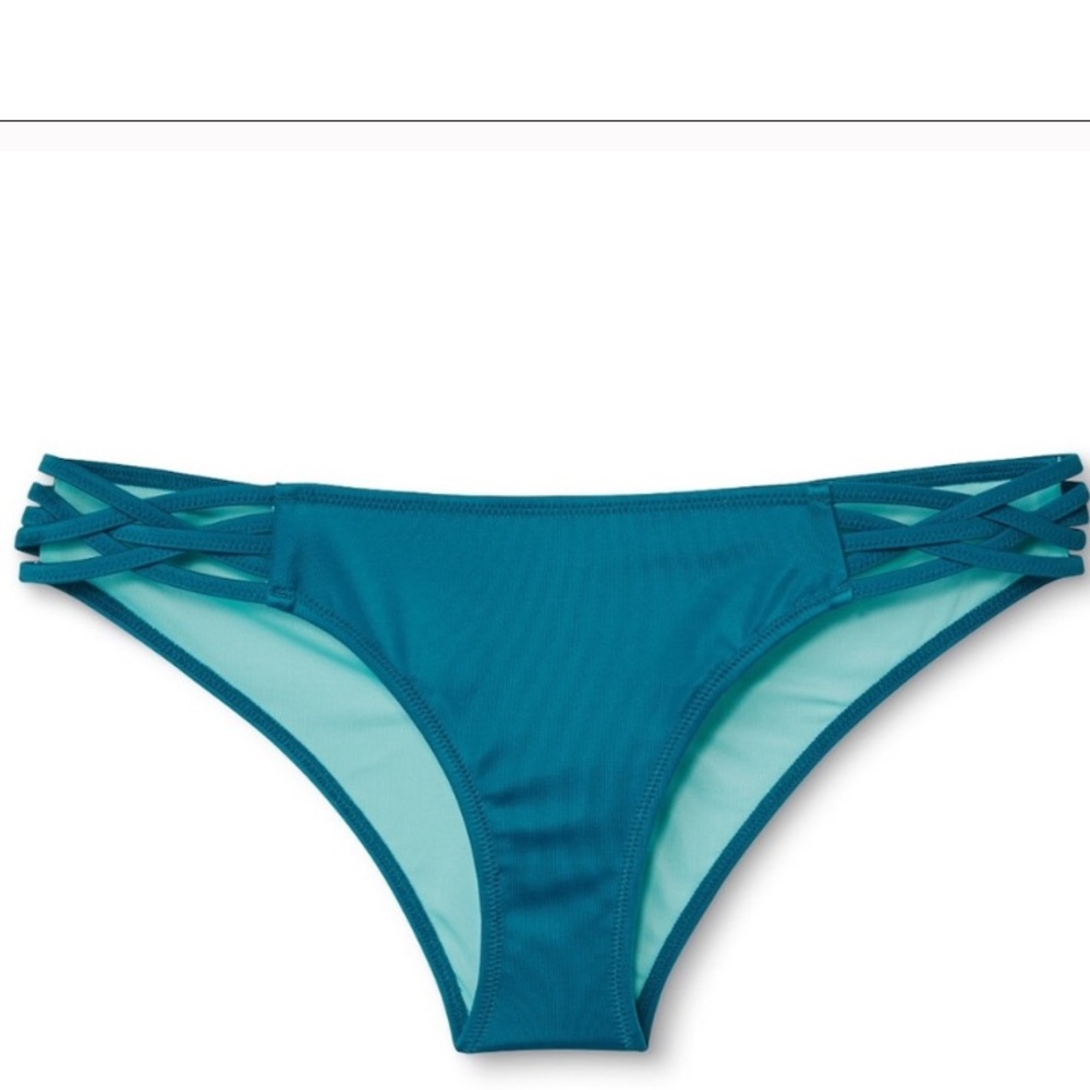 Bikini - Picture 6 of 6